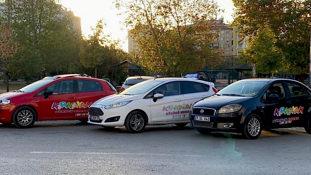 Kırkayak Sürücü Kursu Araçları Kırkayak Sürücü Kursu araç - B SINIF EHLİYET- B EHLİYET GAZİANTEP